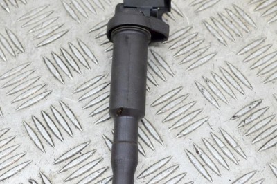 Bobina de inducție de &amp;icirc;naltă tensiune BMW 5 F10 2013 OEM: 7594937,0221504470 14299236 foto