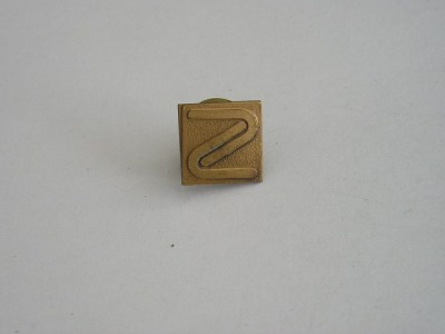 QW9 N6 27 - insigna - simbol litera N foto