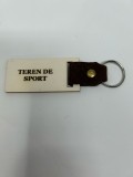 Breloc personalizat din lemn,gravat la laser cu textul Teren de sport