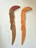 # Set 2 cuțite decorative scrisori din lemn sculptat, model pasăre tucan, vintage 23 cm