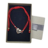 Bratara snur rosu si charm pandativ tip inima IN2