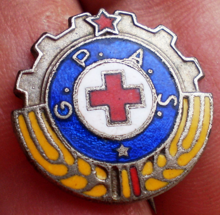 I.428 INSIGNA ROMANIA CRUCEA ROSIE GPAS Gata pentru apararea sanitara 18,5mm