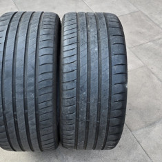 Doua anvelope de vara Bridgestone Potenza S005, 235/35/R19, DOT 0220