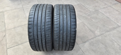 Doua anvelope de vara Bridgestone Potenza S005, 235/35/R19, DOT 0220 foto