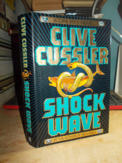 CLIVE CUSSLER - SHOCK WAVE , ED. 1-A , NEW YORK , 1996 foto