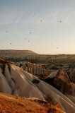 Tablou Canvas, "Zbor de vis &icirc;n Cappadocia", Balon, Răsărit, St&acirc;nci, Peisaj, Culoare, Cer, Aventură, Pitoresc, Panorama, Natură, 26 x 39 cm, CMCLASS