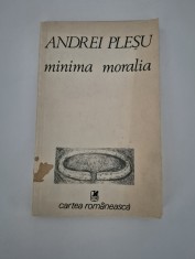 Carte cu autograf Andrei Plesu Minima moralia