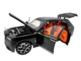 Macheta Rolls Royce Cullinan negru 1:24 replica metal lumini si sunete usi capota si portbagaj deschise
