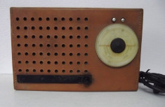 APARAT DE RADIO TURIST , FABRICAT ELECTRONICA , 1961 foto