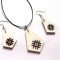 set bijuterii lemn cu motiv traditional 41415