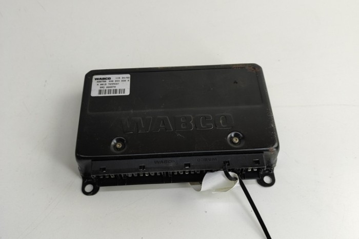 Unitate de control ABS LAND ROVER DISCOVERY II L318 1999 OEM: SRD000070,4460440300 | 29013461