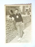 Fotografie originală 85 x 60 mm din anii 60 cu un campion national R.P.R. la atletism,la Balcaniada din Bulgaria