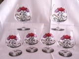 SET PAHARE CONIAC / VIN DECORATE CU FLORI DE MAC 14 CM