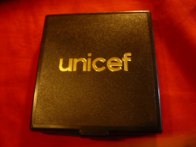 Cutie plastic pt Medalia UNICEF BNR foto