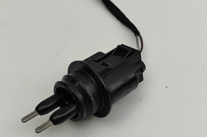 Senzor de nivel lichid de parbriz AUDI A4 Cabrio 8H7, B6, 8HE, B7 2004 OEM: 7M0919376 30377244