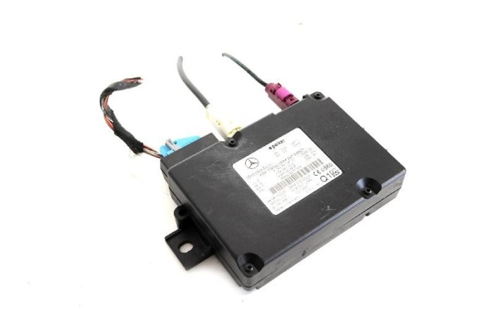 Amplificator de antena MERCEDES-BENZ E T-Model S212 2012 OEM: A2429004801 | 10023421