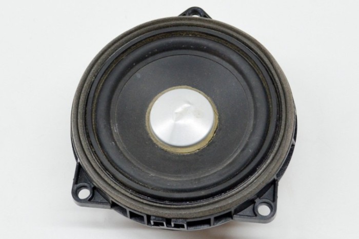 Difuzor ușă st&acirc;nga față BMW 3 F30, F80 2014 OEM: 9289965 14733830