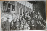 5 fotografii interbelice mari cu membrii Turing Clubul Romaniei, sectia alpina Bucegi si o fotografie iarna in Muntii Retezat