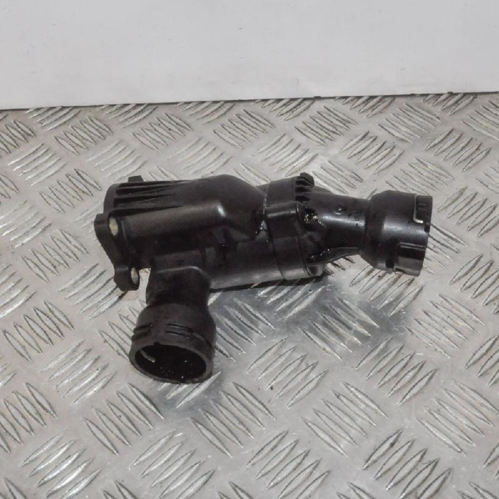 Termostat AUDI A4 Avant 8W5, B9 2016 OEM: 04L121111H 2859165
