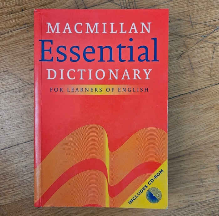 Macmillan Essential Dictionary