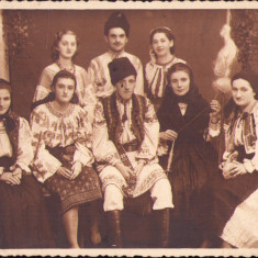 HST P899 Poză 1939 fete și băieți în port popular românesc
