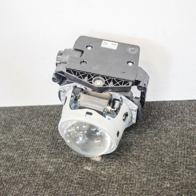 Proieitor suplimentar dreapta față SKODA SUPERB II 3T4 2011 OEM: 162539-0004C043838802B1530453 4153742 foto