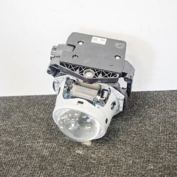 Proieitor suplimentar dreapta față SKODA SUPERB II 3T4 2011 OEM: 162539-0004C043838802B1530453 4153742