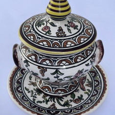 VAS cu FARFURIOARA din ceramica portugheza BARREIRA CONDEIXA, secol XVII