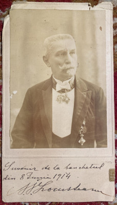 Prof.A.A.LOCUSTEANU FOTOGRAFIE PE CARTON(SUVENIR DE LA BANCHETUL DIN 8 IUN.1914) foto