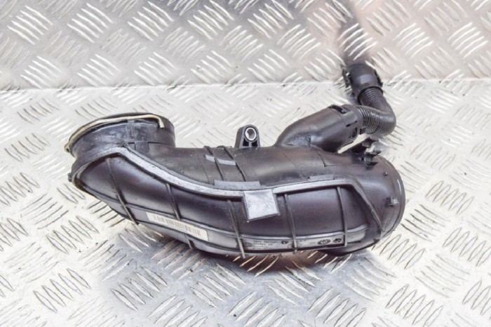 Tub de admisie aer BMW X5 F15, F85 2016 OEM: 8507369,7807493 11686745