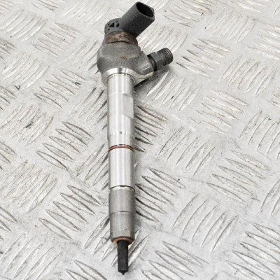 Injector de combustibil VW PASSAT Variant B8 3G5 2015 OEM: 04L130277AD0445110473 3509353 foto