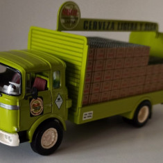 Macheta Barreiros Azor CB242 camion transport bere Skol - IXO/DeAgostini 1/43