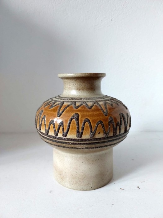 Vaza ceramica vintage VEB Haldensleben Fat Lava anii 60 Mid Century