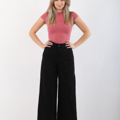 Pantaloni evazati betelie elastica Bershka