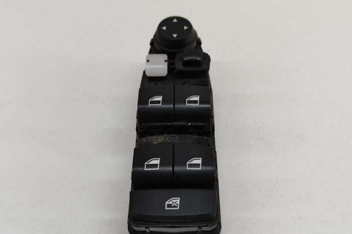 Buton geam ușă dreapta față BMW 5 Touring F11 2016 OEM: 9208110 26264907