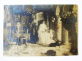 Cumpara ieftin Rară! Fotografie originală 197x138 mm Regina Maria citind pe tron la Cotroceni