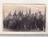 Bnk foto Fotografie de grup - muncitori pregatiti de defilare, Alb-Negru, Romania de la 1950, Portrete