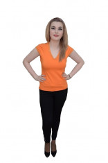 Tricou simplu, portocaliu, cu dantela aplicata in zona decolteului foto