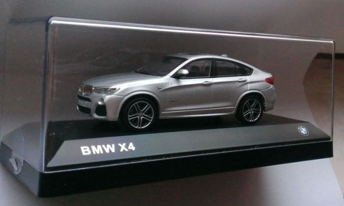 Macheta BMW X4 F26 2015 silver - Herpa 1/43 editie de reprezentanta
