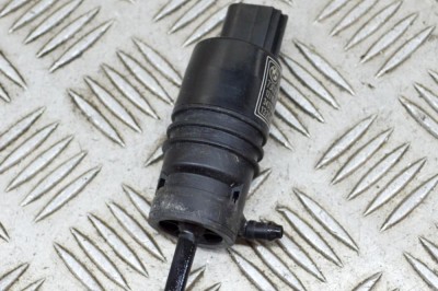 Motor rezervor lichid de parbriz BMW 3 F30, F80 2016 OEM: 132640-11,3437380,7302589 13965575 foto