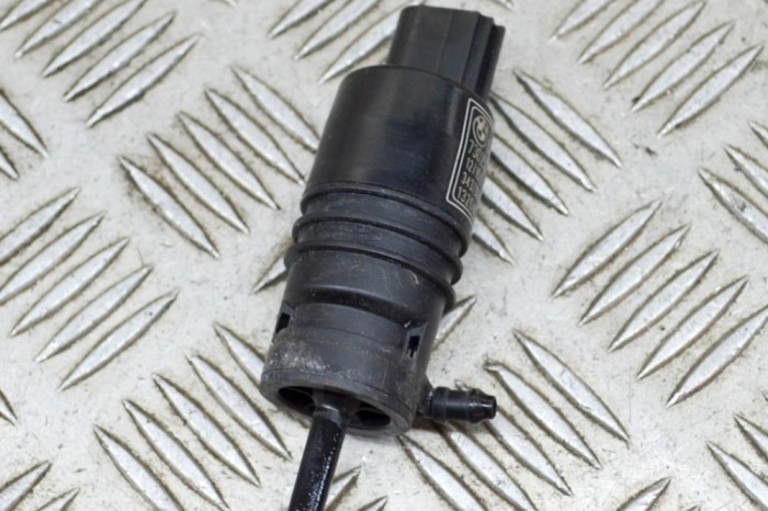 Motor rezervor lichid de parbriz BMW 3 F30, F80 2016 OEM: 132640-11,3437380,7302589 13965575