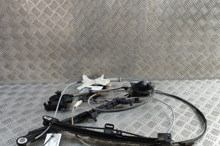 Capac șina dreapta polița portbagaj AUDI A5 Avant 2024 OEM: 8B9863560 | 31879170