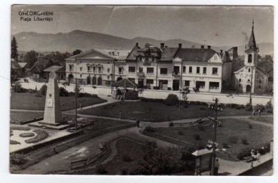 GHEORGHENI PIATA LIBERTATII BISERICA MONUMENT RPR foto