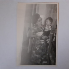Fotografie dimensiune CP cu femeie și băiețel