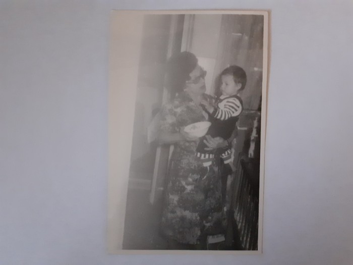 Fotografie dimensiune CP cu femeie și băiețel