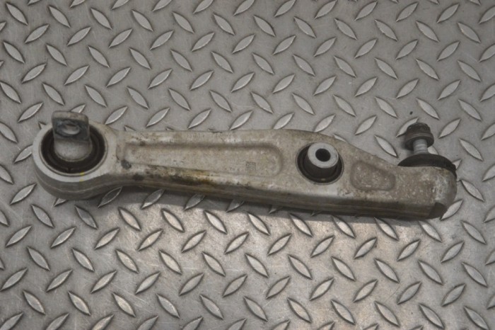 Braț drept dreapta față TESLA MODEL Y 2022 OEM: 1188341-00-C 24481543