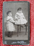 Fotografie tip CDV, doua fetite, inceput de secol XX