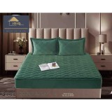 Cumpara ieftin Topper Saltea/Husa de pat matlasata si 2 fete de perne din catifea, cu elastic, model tip topper 140x200 - JO857