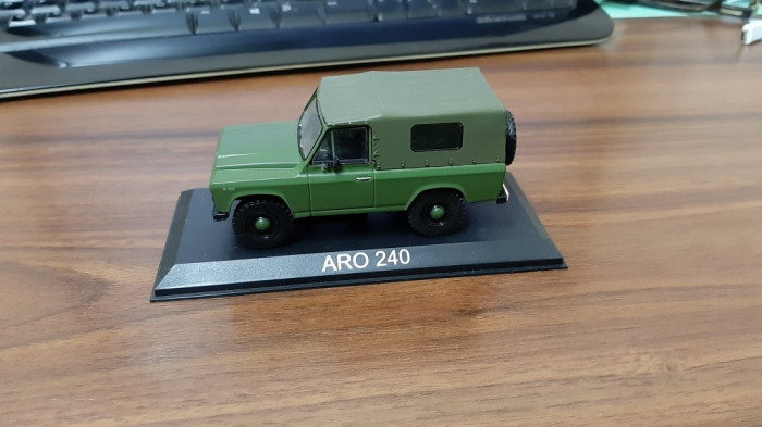 ARO 240 DEAGOSTINI . MASINI DE LEGENDA ,SCALA 1/43