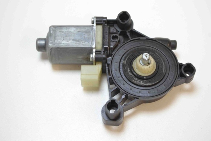 Motor macara geam ușă st&acirc;nga față PORSCHE MACAN 95B 2016 OEM: 5Q0959802B,E850202100 2279769